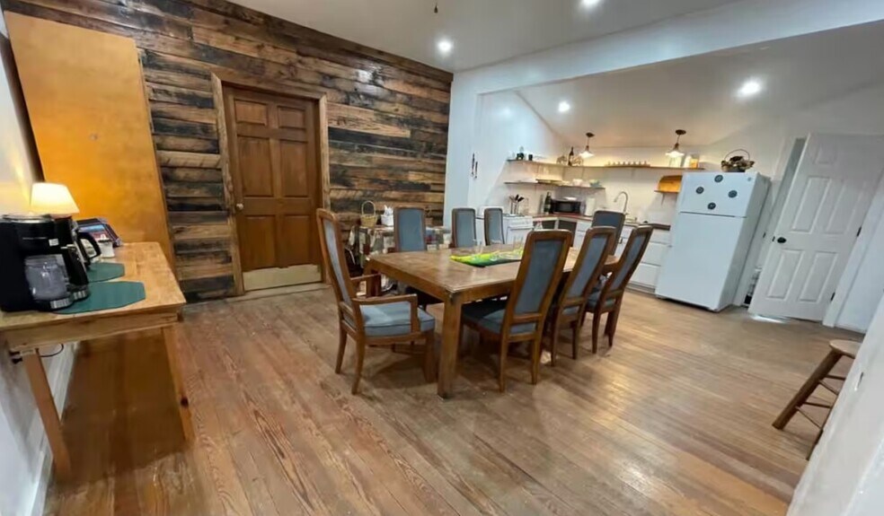 More Photos Of 1241 Post Oak Point Rd, New Ulm Specialty For Sale