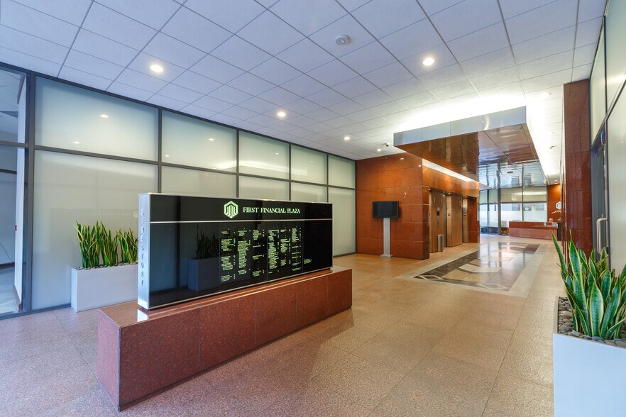 More Photos Of 16830 Ventura Blvd, Encino Office For Lease