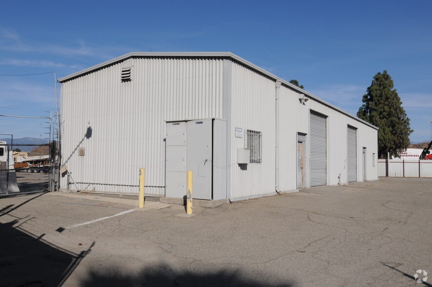 More Photos Of 2800 S Trade Ave, Colton Warehouse For Lease