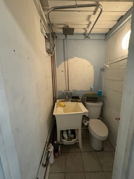 More Photos Of 201-207 SW 5th St, Fort Lauderdale Light Manufacturing For Lease