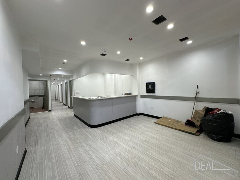 More Photos Of 332A 9th St, Brooklyn Office Residential For Lease