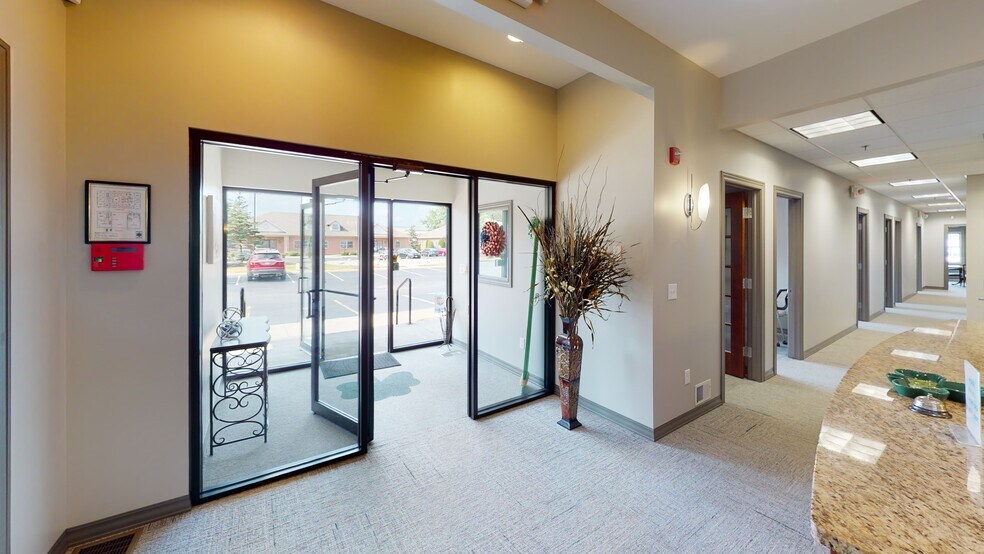 More Photos Of 2720 Centennial Rd, Toledo Office For Sale