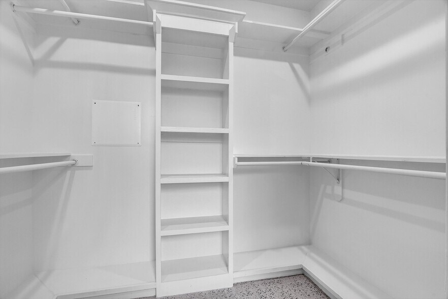 More Photos Of 511 S Travis St, Sherman Office For Sale