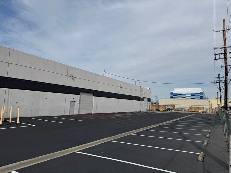 More Photos Of 1401 Martin Ave, Santa Clara Manufacturing For Lease