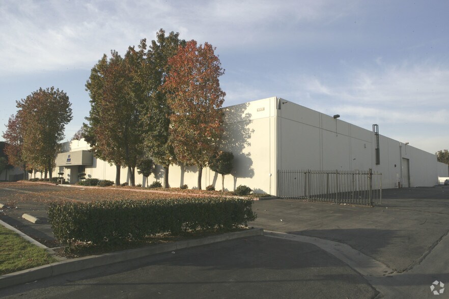 More Photos Of 16105 Gundry Ave, Paramount Manufacturing For Sale