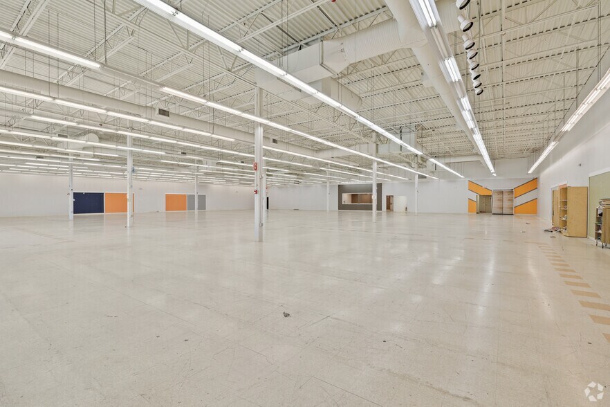 More Photos Of 950 Wolcott St, Waterbury Unknown For Sale