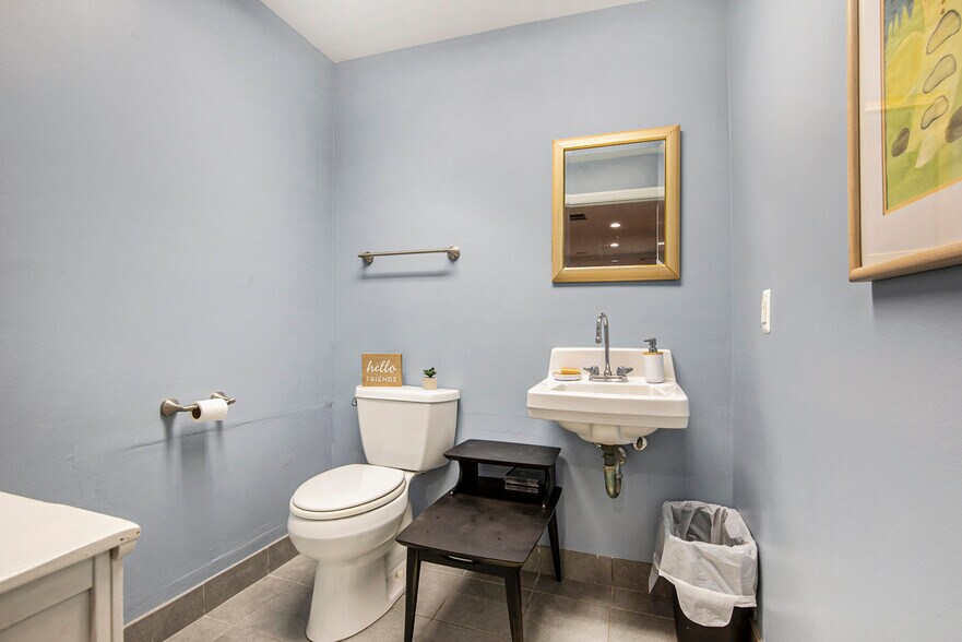 More Photos Of 149 W Saint Clair St, Romeo Medical For Sale