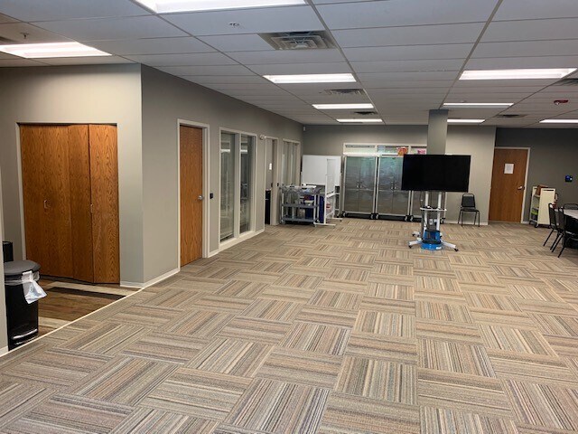 More Photos Of 1530 Corporate Woods Pky, Uniontown Office For Lease