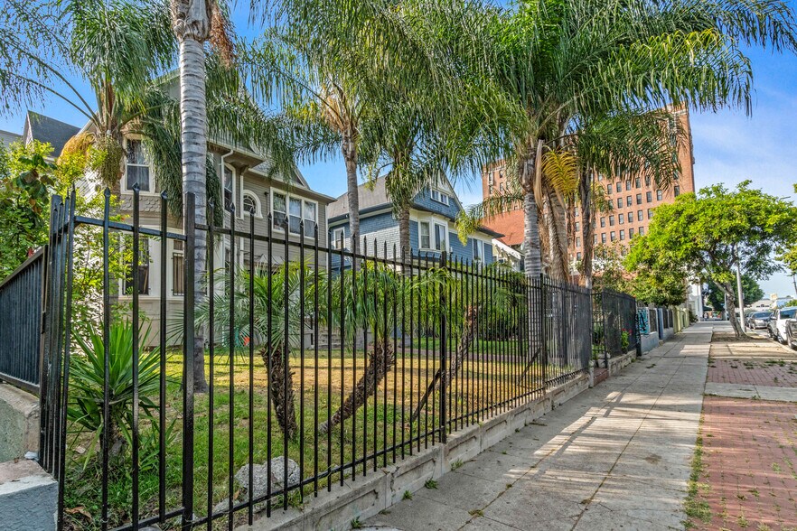 More Photos Of 819 Beacon Ave, Los Angeles Apartments For Sale