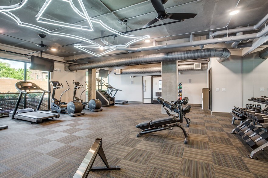 More Photos Of 195 W Davis St, Dallas Apartments For Lease