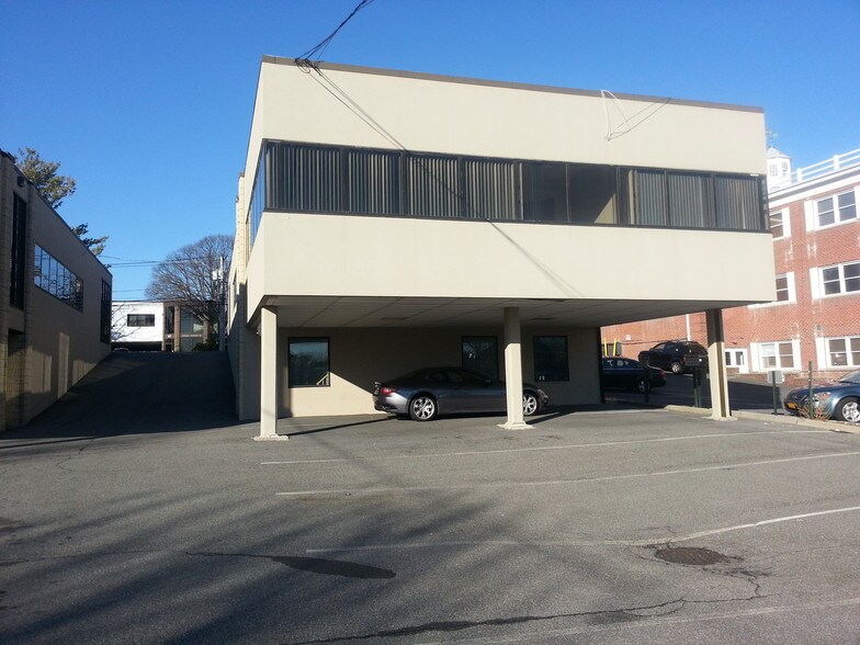 More Photos Of 20 Vanderventer Ave, Port Washington Office For Lease