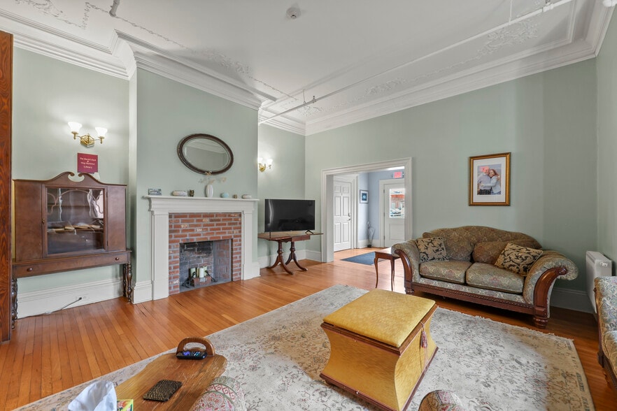 More Photos Of 74 Wendell Ave, Pittsfield Hotel For Sale