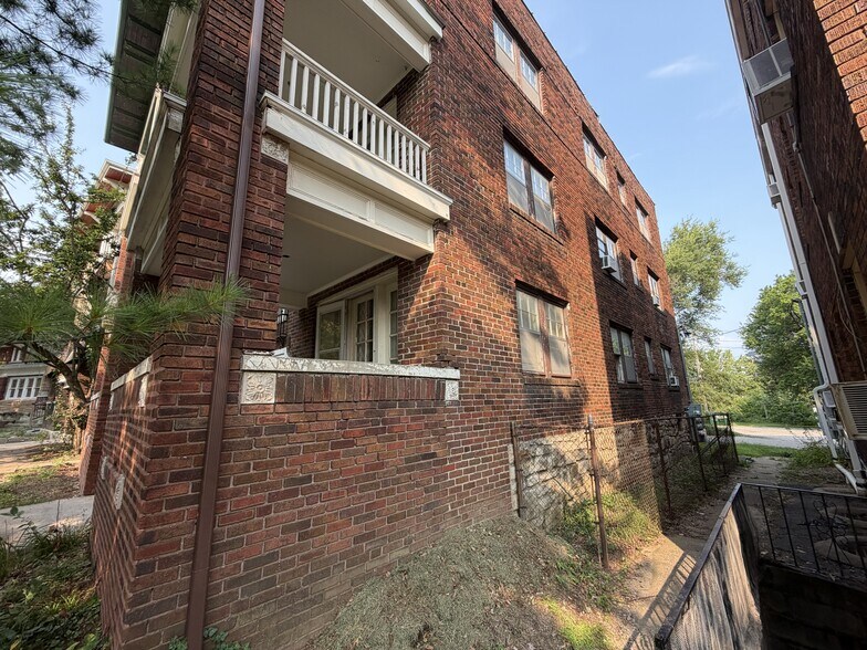 More Photos Of 2734 Charlotte St, Kansas City Apartments For Sale