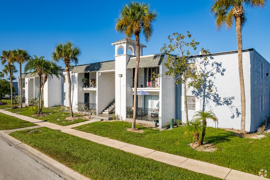 More Photos Of 7315 W Hanna Ave, Tampa Apartments For Sale