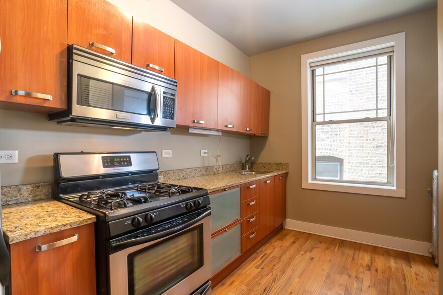 More Photos Of 1370 W Wilson Ave, Chicago Apartments For Sale
