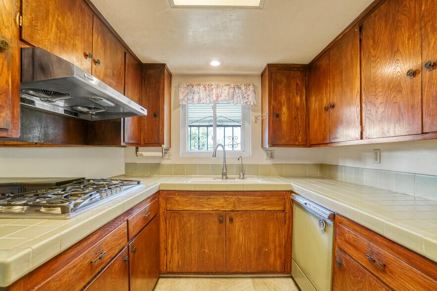 More Photos Of 4419 City Terrace Dr, Los Angeles Multifamily For Sale