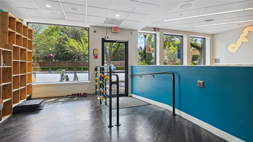 More Photos Of 707-709 8th St SE, Washington Storefront Retail Office For Sale