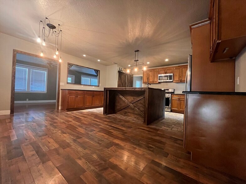 More Photos Of 230 S Center St, Pierson Apartments For Sale