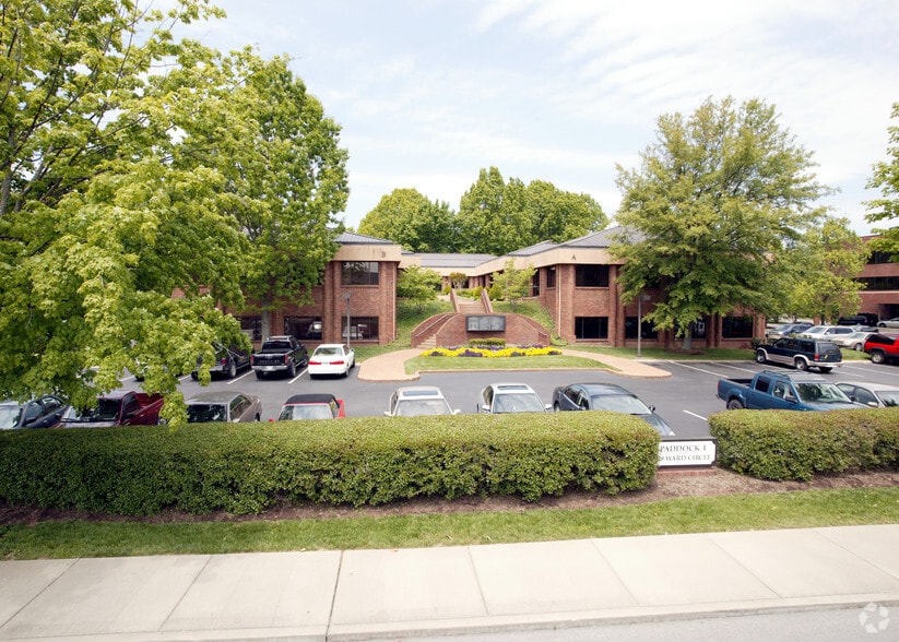 More Photos Of 229 Ward Cir, Brentwood Office For Sale