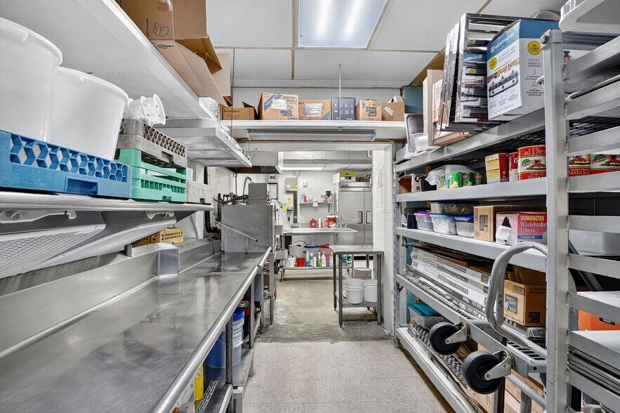 More Photos Of 550 McKeesport Rd, Elizabeth Freestanding For Sale