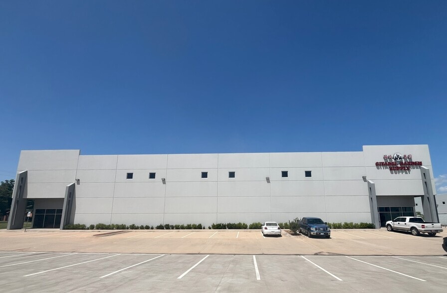 More Photos Of 4700 SW 25th Cir, Oklahoma City Warehouse For Lease