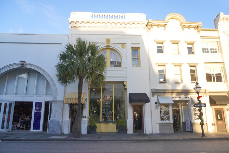 More Photos Of 302 King St, Charleston Storefront Retail Office For Lease