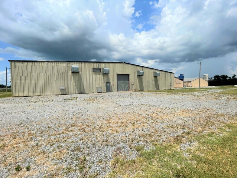 More Photos Of 134 Roger Thomas Rd, Cadiz Warehouse For Sale