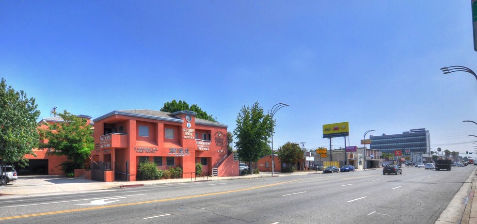 More Photos Of 14649 Victory Blvd, Van Nuys Medical For Lease