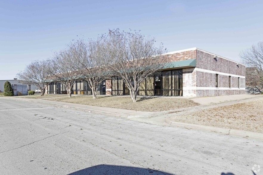 More Photos Of 201 Amanda Ln, Waxahachie Medical For Lease
