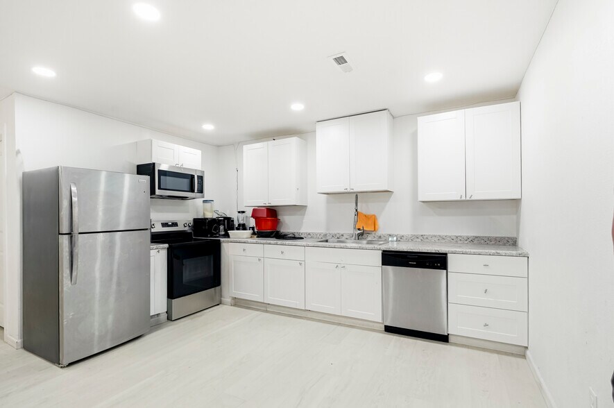 More Photos Of 404 State St, Fort Morgan Apartments For Sale