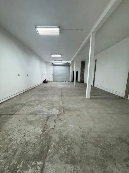 More Photos Of 13426 Telegraph Rd, Whittier Warehouse For Lease