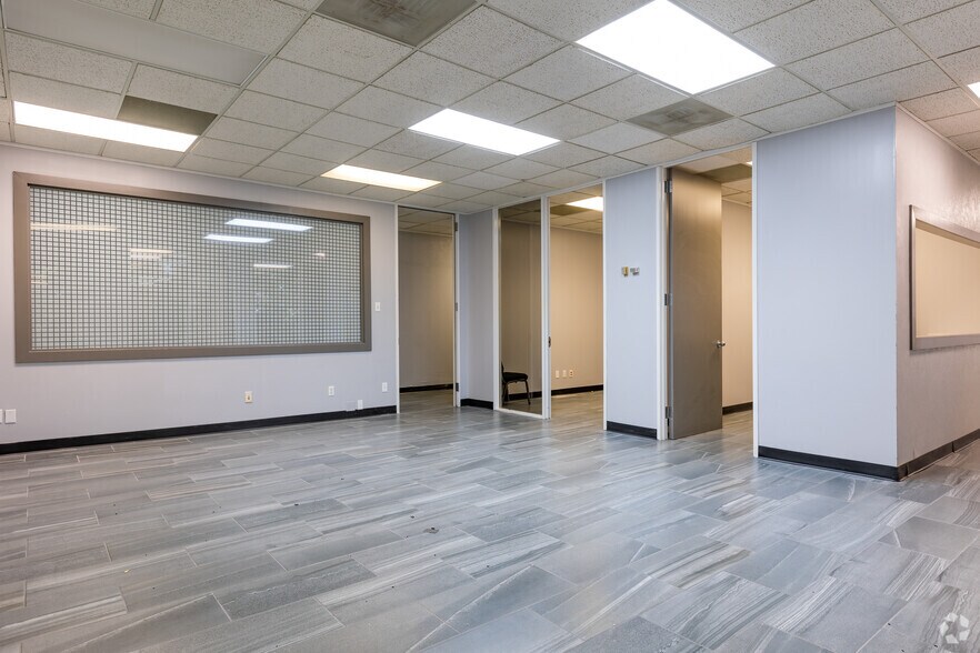 More Photos Of 5700 NW Central Dr, Houston Office For Lease