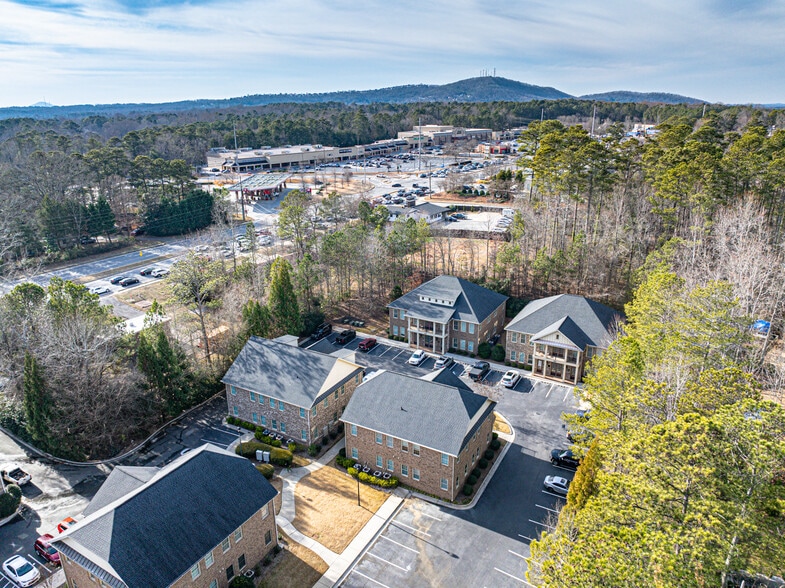 More Photos Of 1905 Woodstock Rd, Roswell Office For Lease