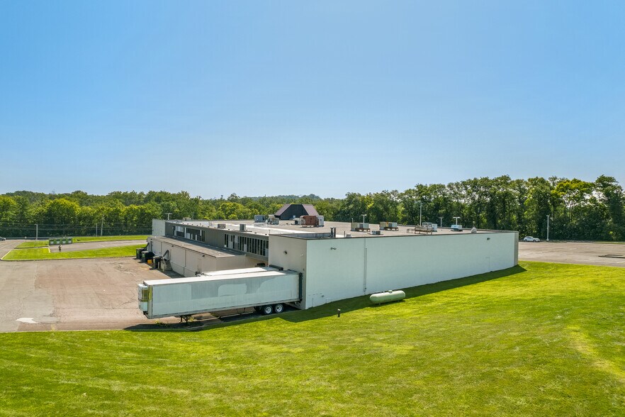 More Photos Of 841 Gravel Pike, Collegeville Supermarket For Lease