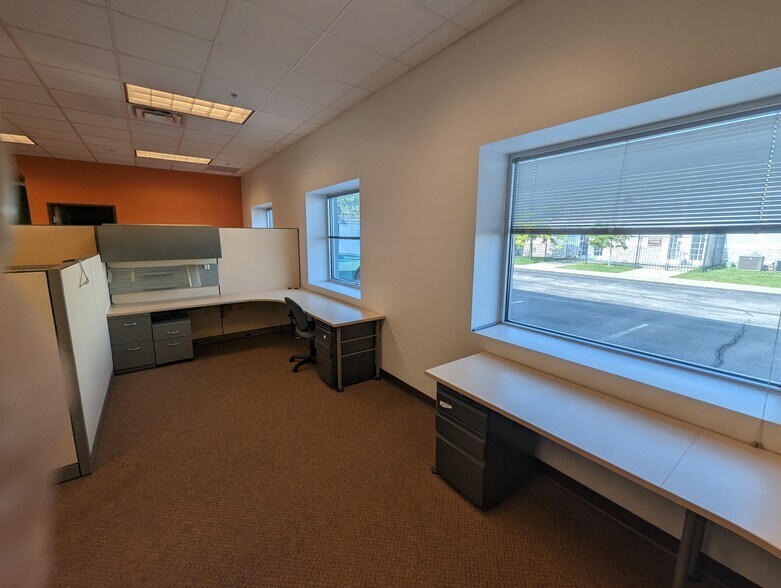 More Photos Of 5901 Technology Center Dr, Indianapolis Office For Lease