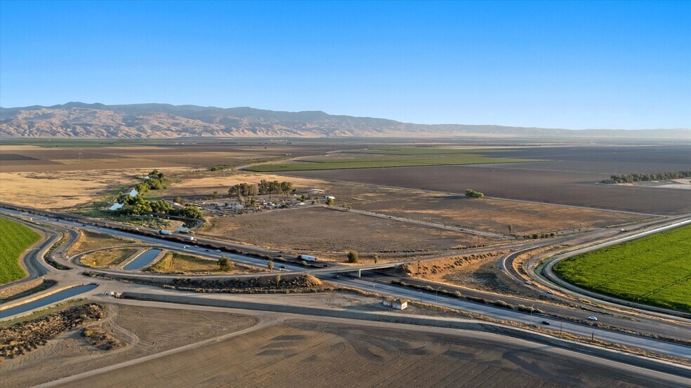 More Photos Of 8661 Herring Rd, Bakersfield Land For Sale