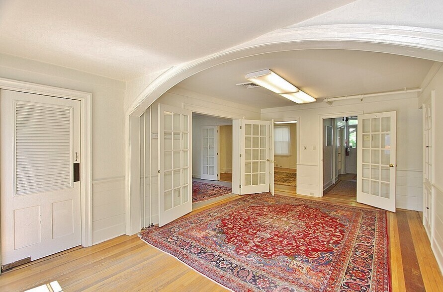 More Photos Of 231 Clinton Ave, Kingston Loft Creative Space For Sale