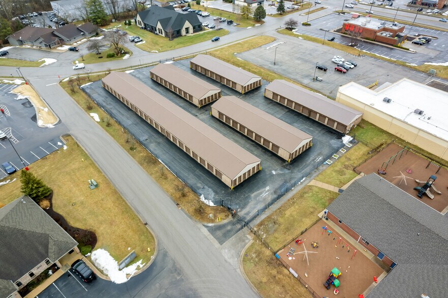 More Photos Of 14 Whittington Dr, Brownsburg Self Storage For Sale