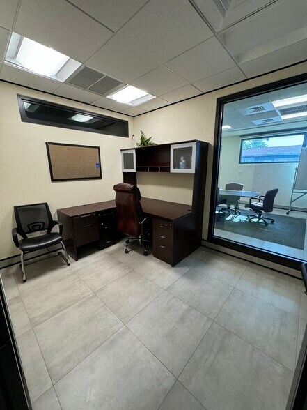 More Photos Of 2216 N 20th Ave, Hollywood Light Manufacturing For Sale