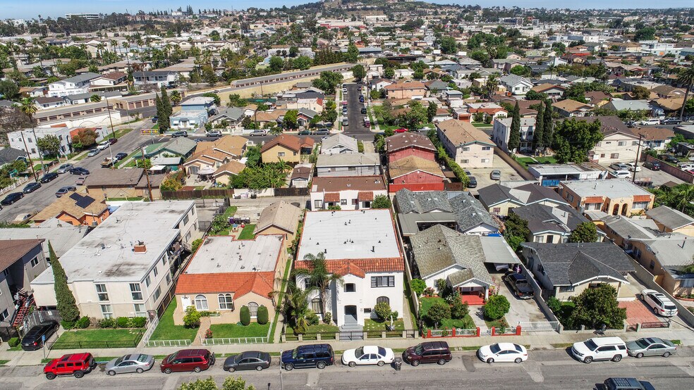 More Photos Of 2364-2370 Lime Ave, Long Beach Multifamily For Sale