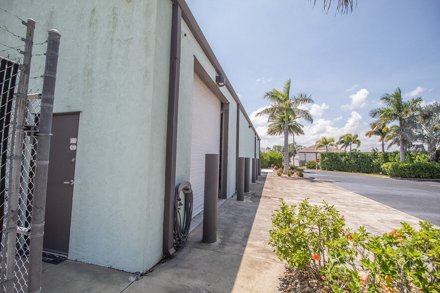 More Photos Of 8270 Pascal Dr, Punta Gorda Service For Lease