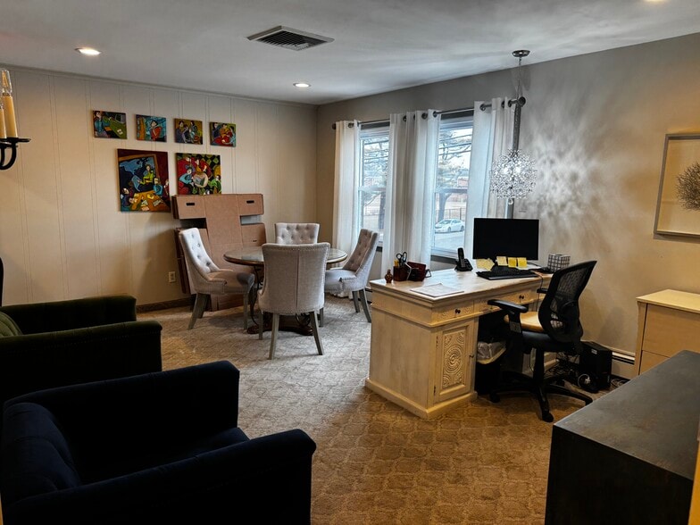 More Photos Of 20 Hicksville Rd, Massapequa Medical For Lease