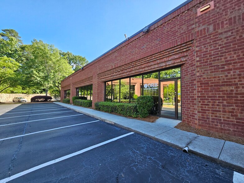 More Photos Of 6160 Peachtree Dunwoody Rd NE, Atlanta Loft Creative Space For Sale