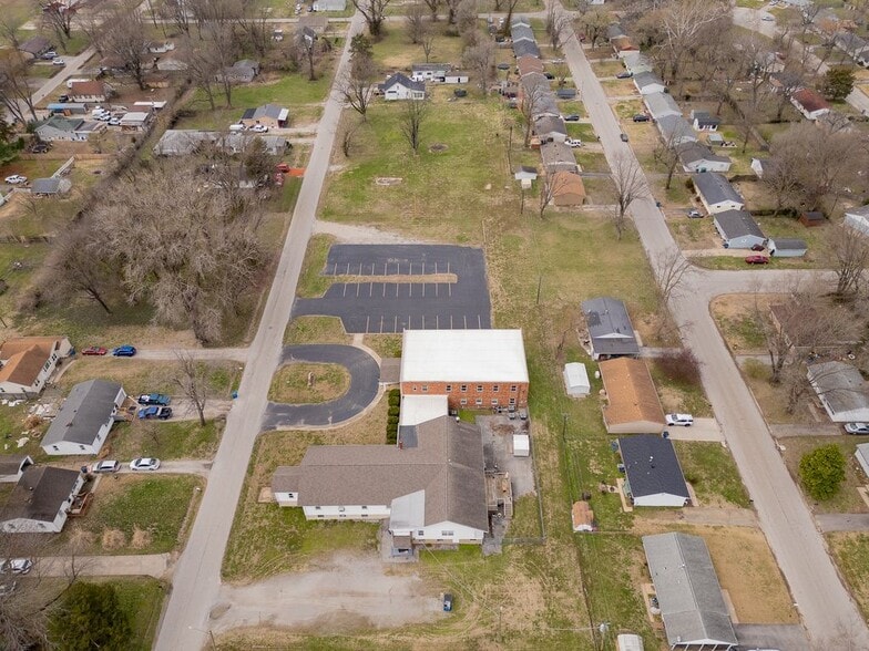 More Photos Of 8861 Botanical Ave, Caseyville Specialty For Sale