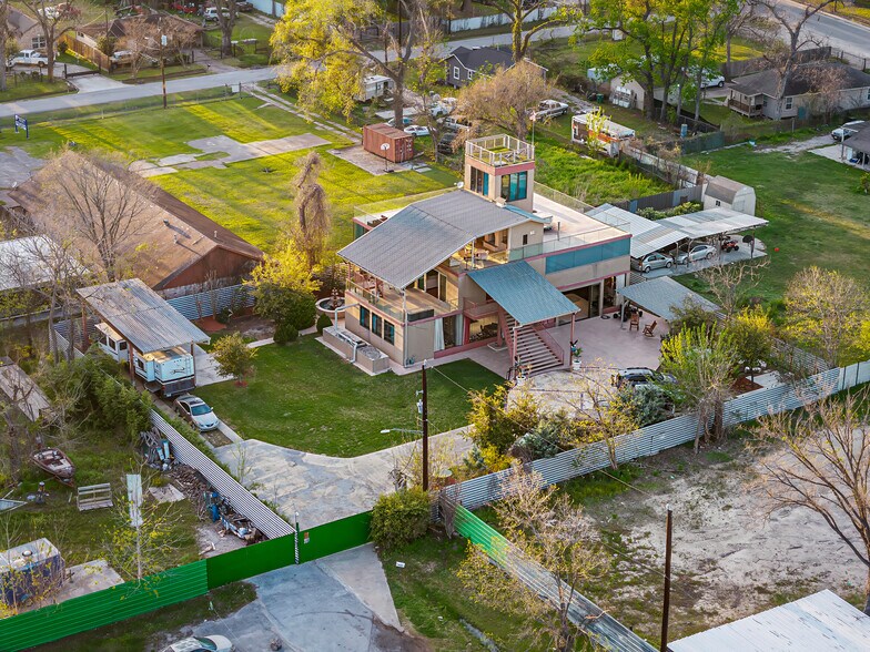 More Photos Of 4015 Luell St, Houston Specialty For Sale