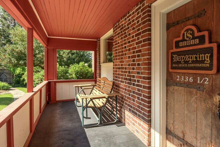 More Photos Of 2336 Table Rock Rd, Medford Freestanding For Sale