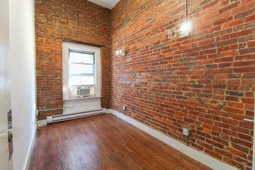 More Photos Of 133 E 35th St, New York Apartments For Sale