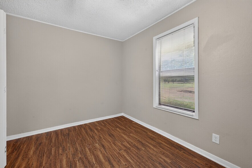 More Photos Of 505 Bub Hayner Rd, Karnack Apartments For Sale