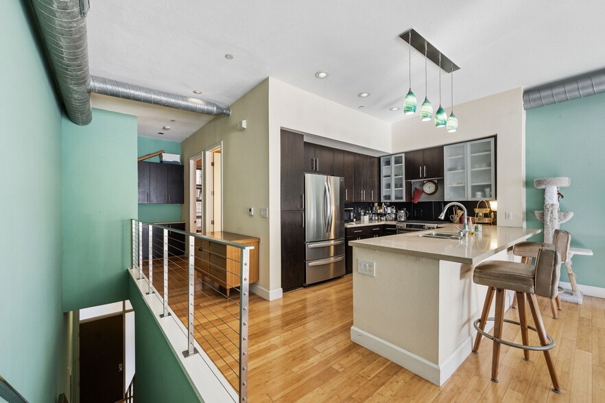 More Photos Of 133 The Promenade N, Long Beach Multifamily For Sale