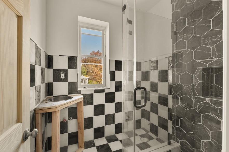 More Photos Of 2324 N Capitol St NW, Washington Storefront Retail Residential For Sale